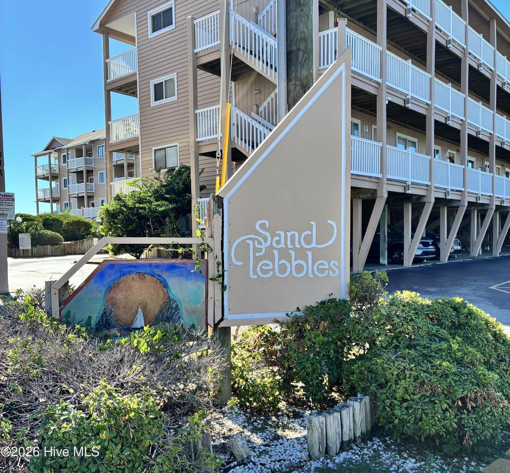 1101 Lake Park Boulevard - Photo 1