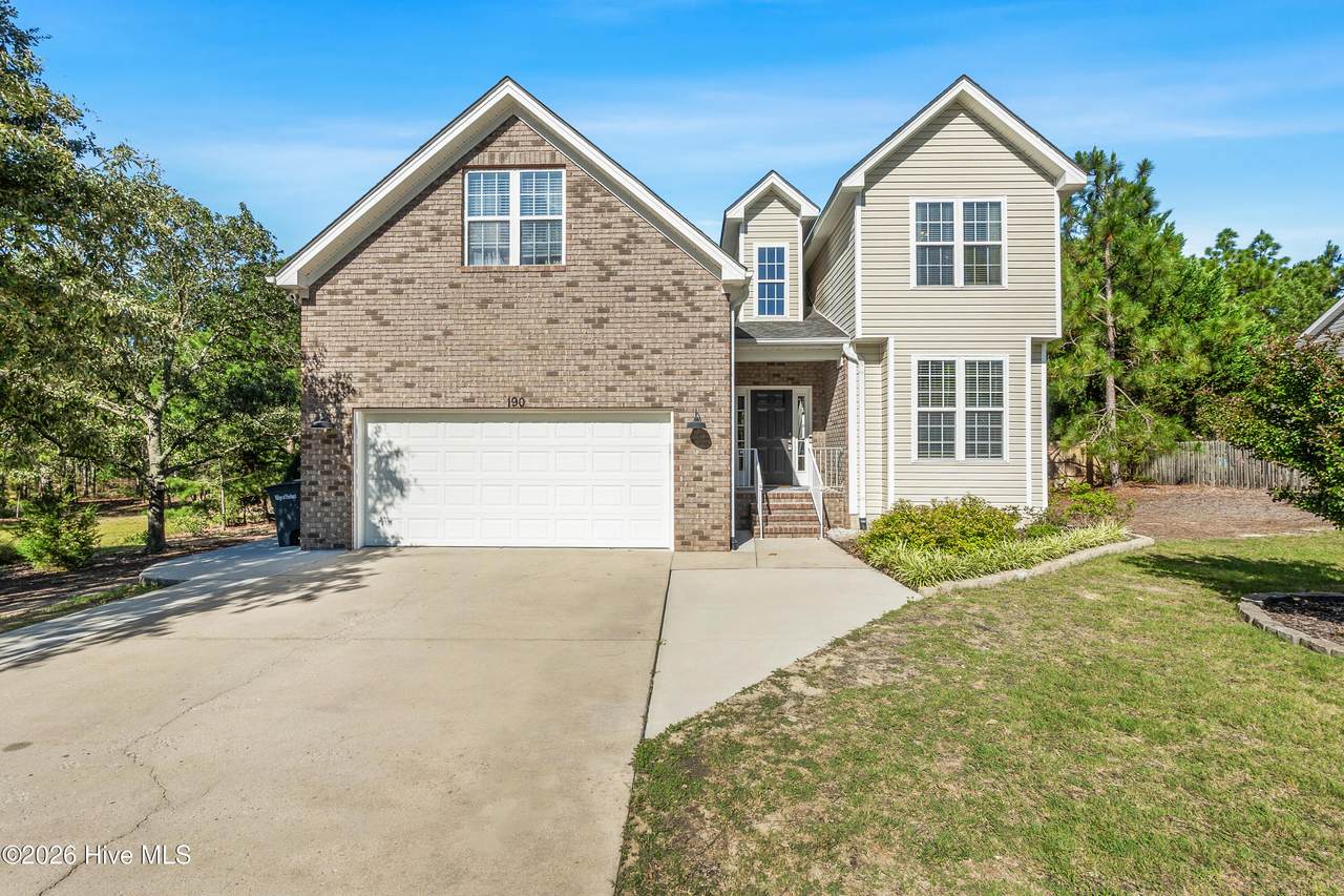190 Diamondhead Drive - Photo 1