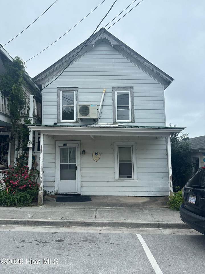 135 Front Street - Photo 1