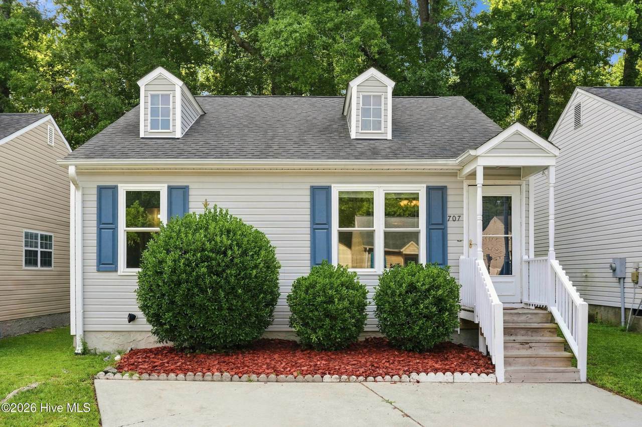 707 Varsity Drive - Photo 1