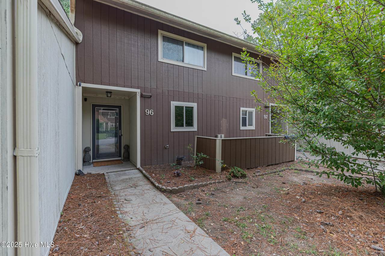 96 Quarterdeck Townes - Photo 1