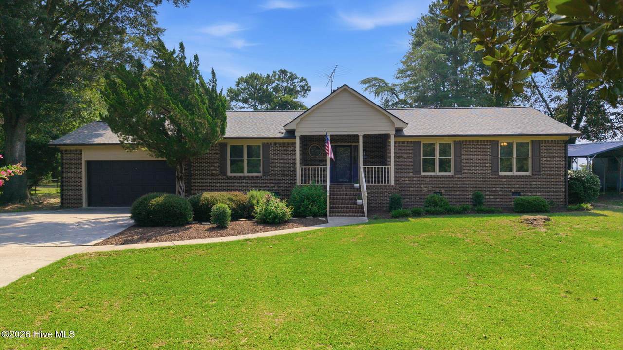 412 Oak Ridge Drive - Photo 1