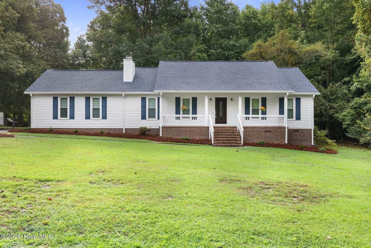 122 Pointe Drive - Photo 1