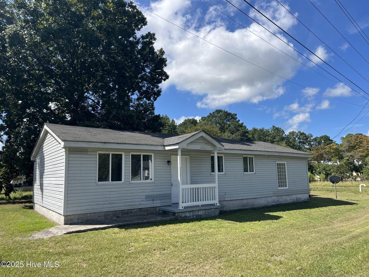 2201 Chestnut Avenue - Photo 1