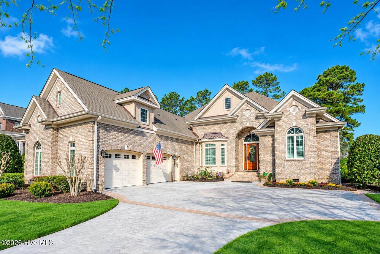 565 Westchester Place - Photo 1