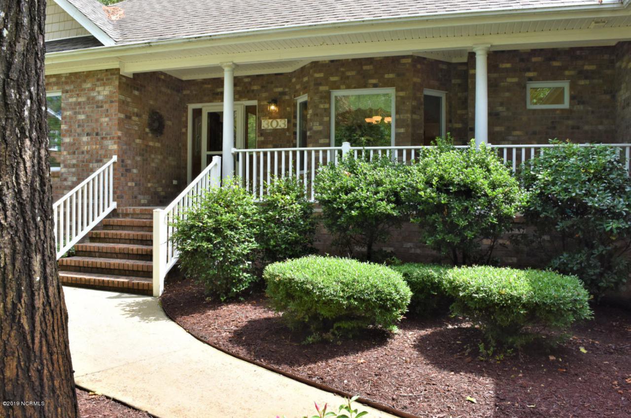 303 Ravenswood Road - Photo 1