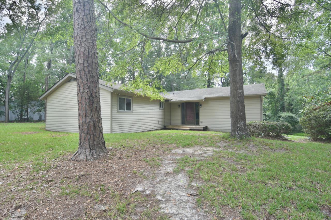 318 Shoreline Drive - Photo 1