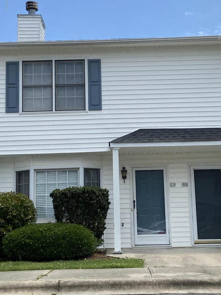 3813 Sterling Pointe Drive - Photo 1