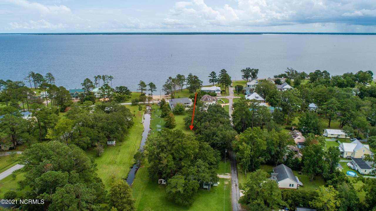 400 Vandemere Street - Photo 1