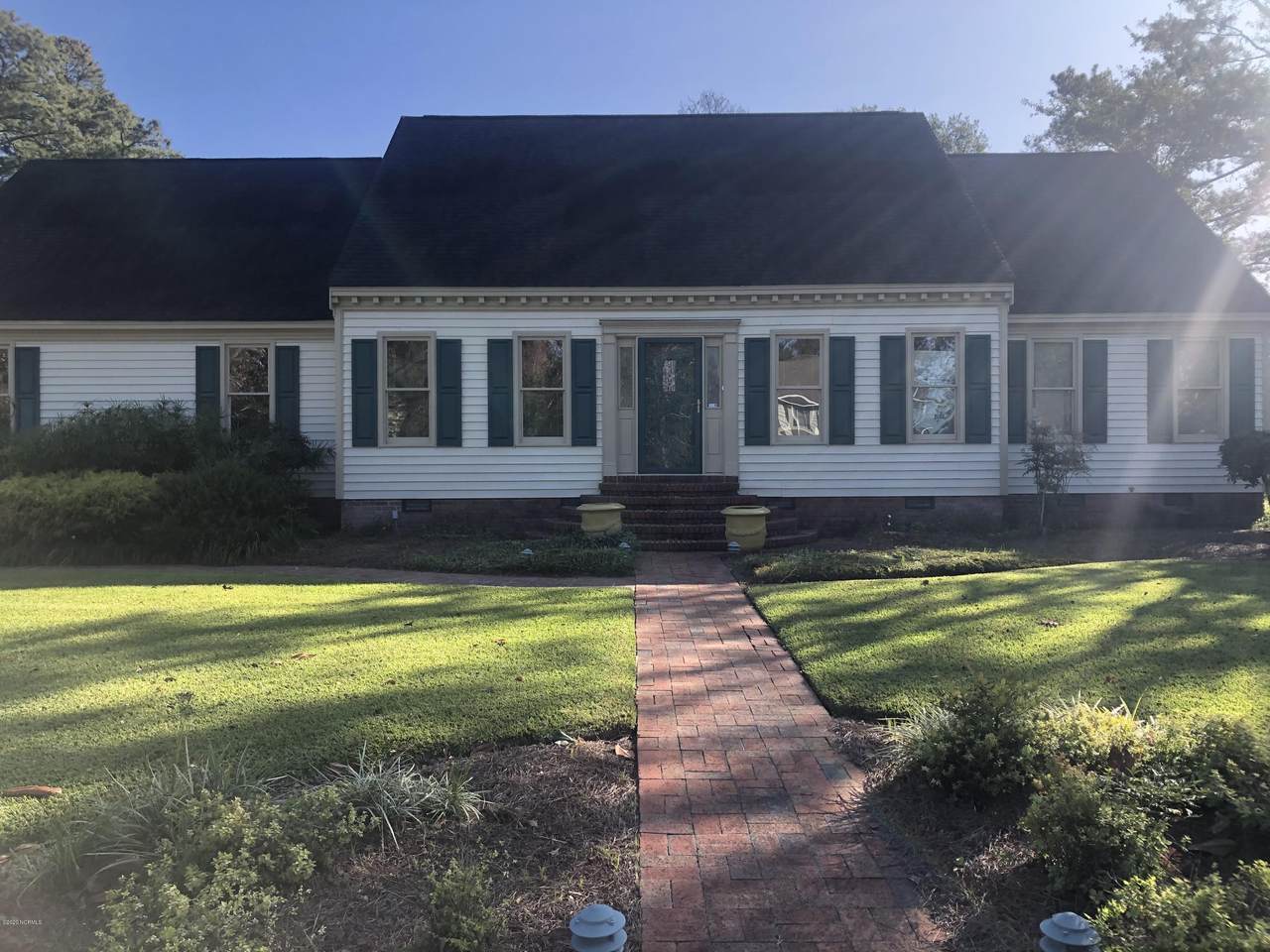 1004 Oak Drive - Photo 1