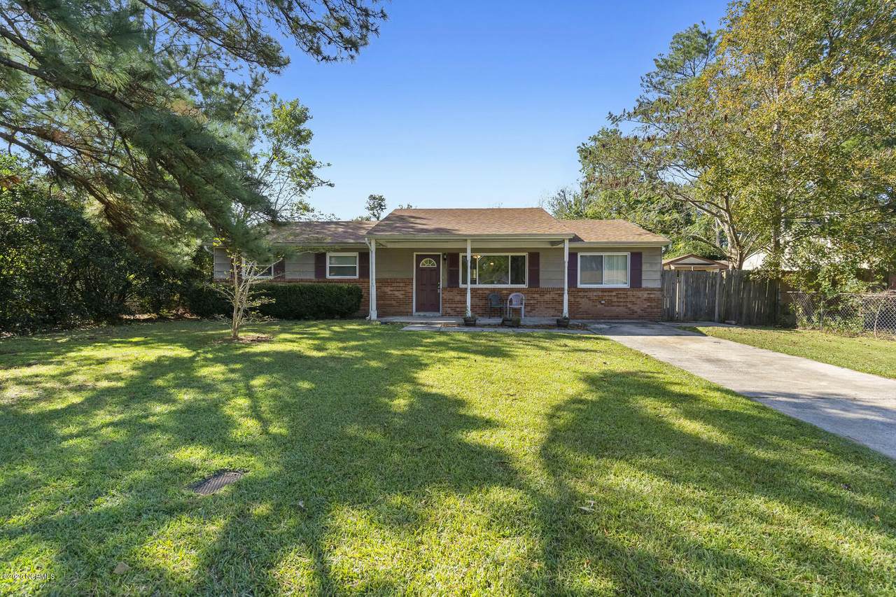 504 Holly Court - Photo 1