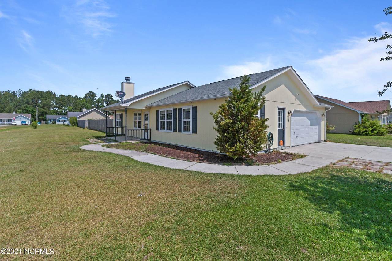 118 Daphne Drive - Photo 1