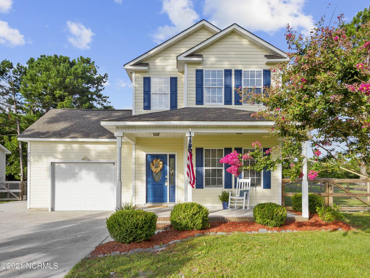 233 Ivybridge Drive - Photo 1