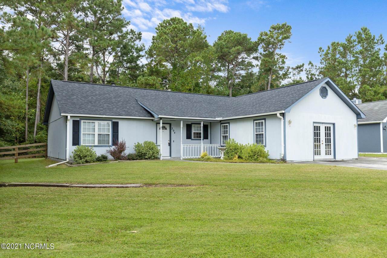 204 Glenwood Drive - Photo 1