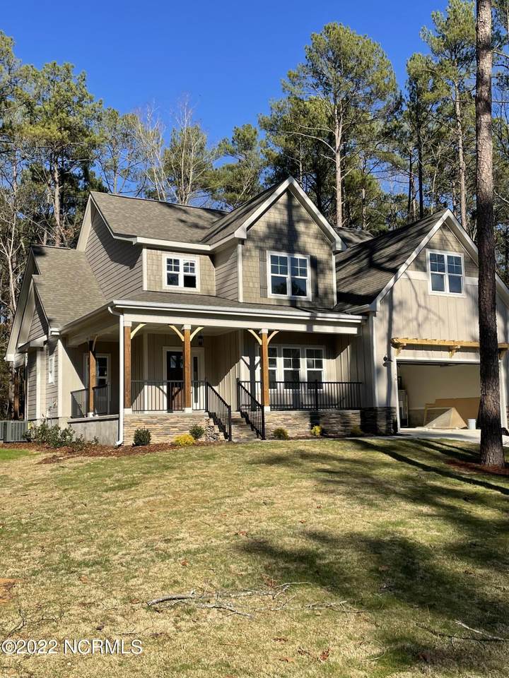 156 Lakeview Drive - Photo 1