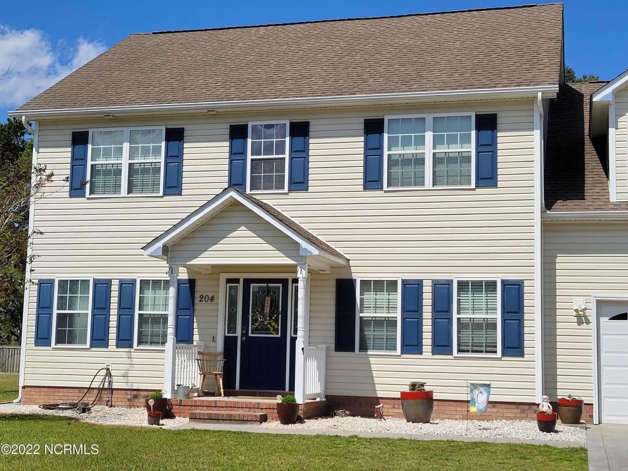 204 River Drive - Photo 1