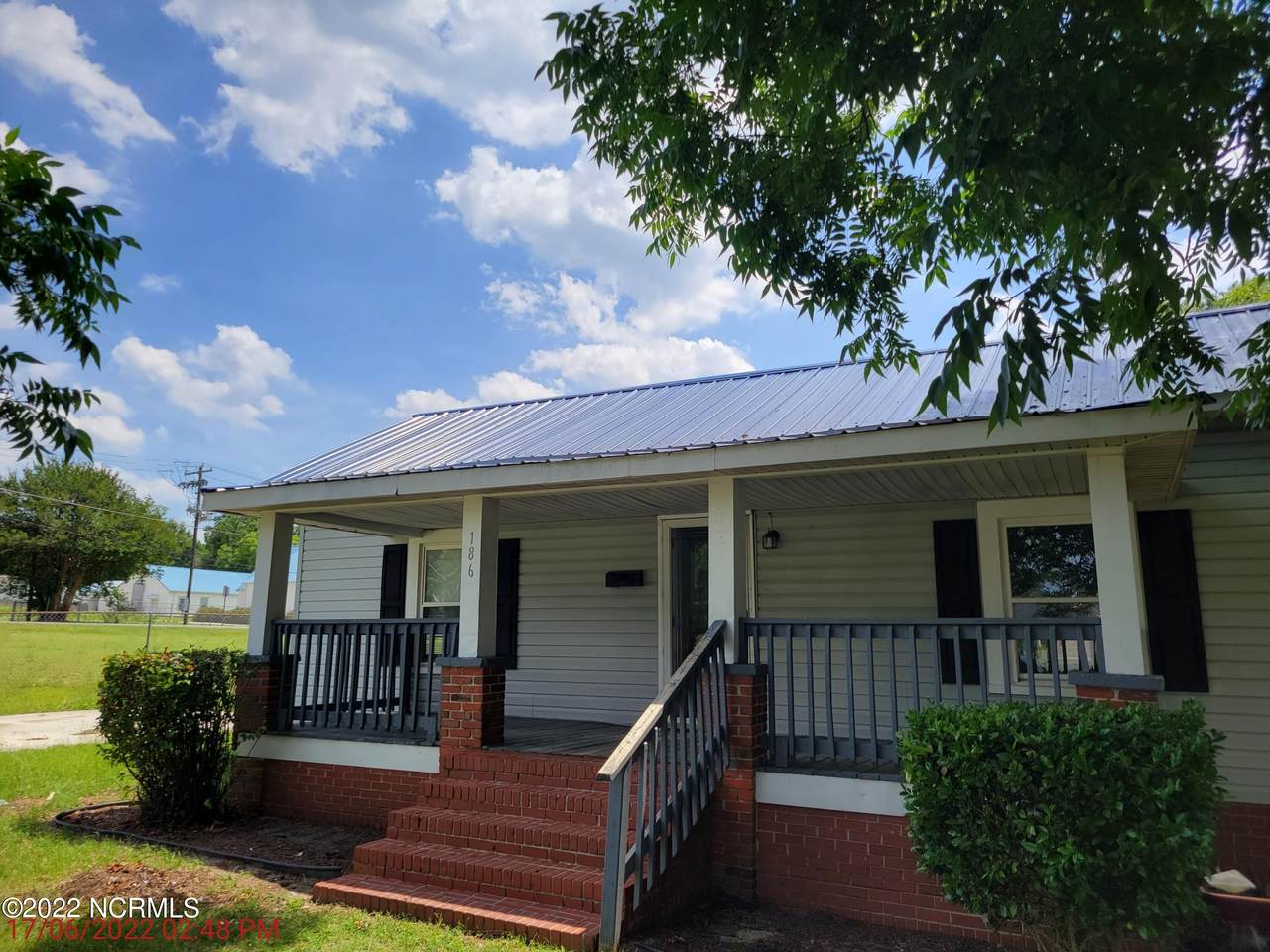 186 School Street - Photo 1
