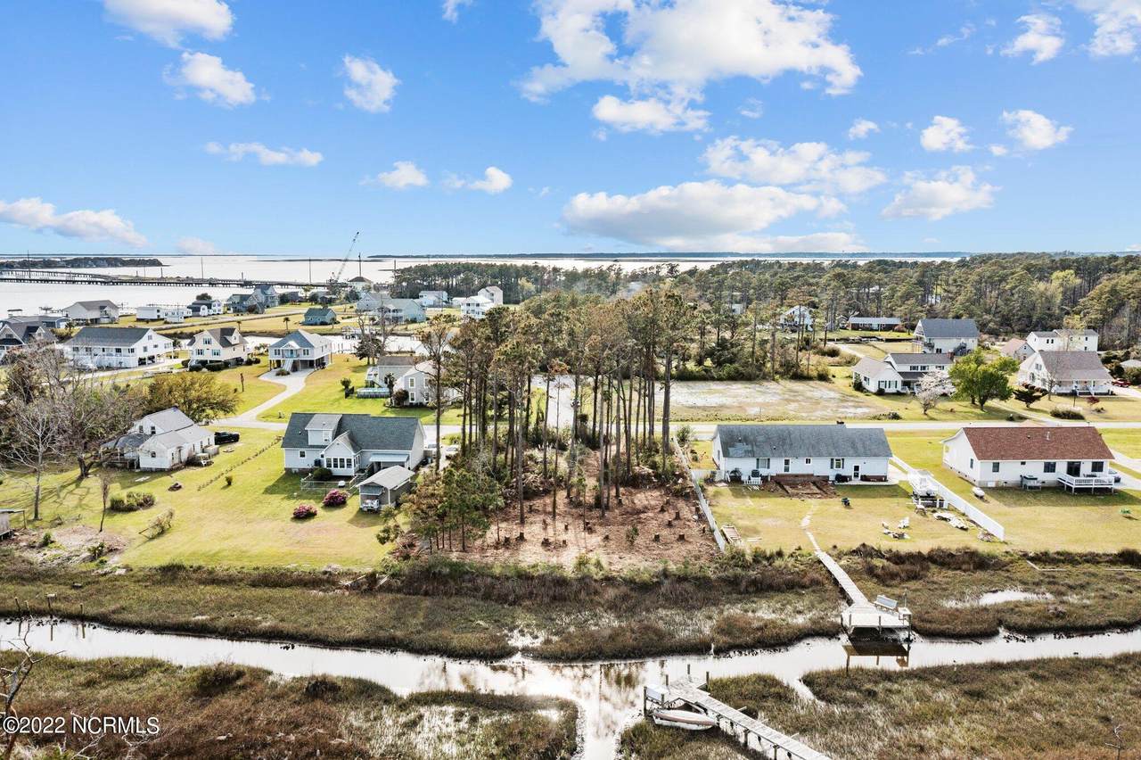 211 Straits Drive - Photo 1