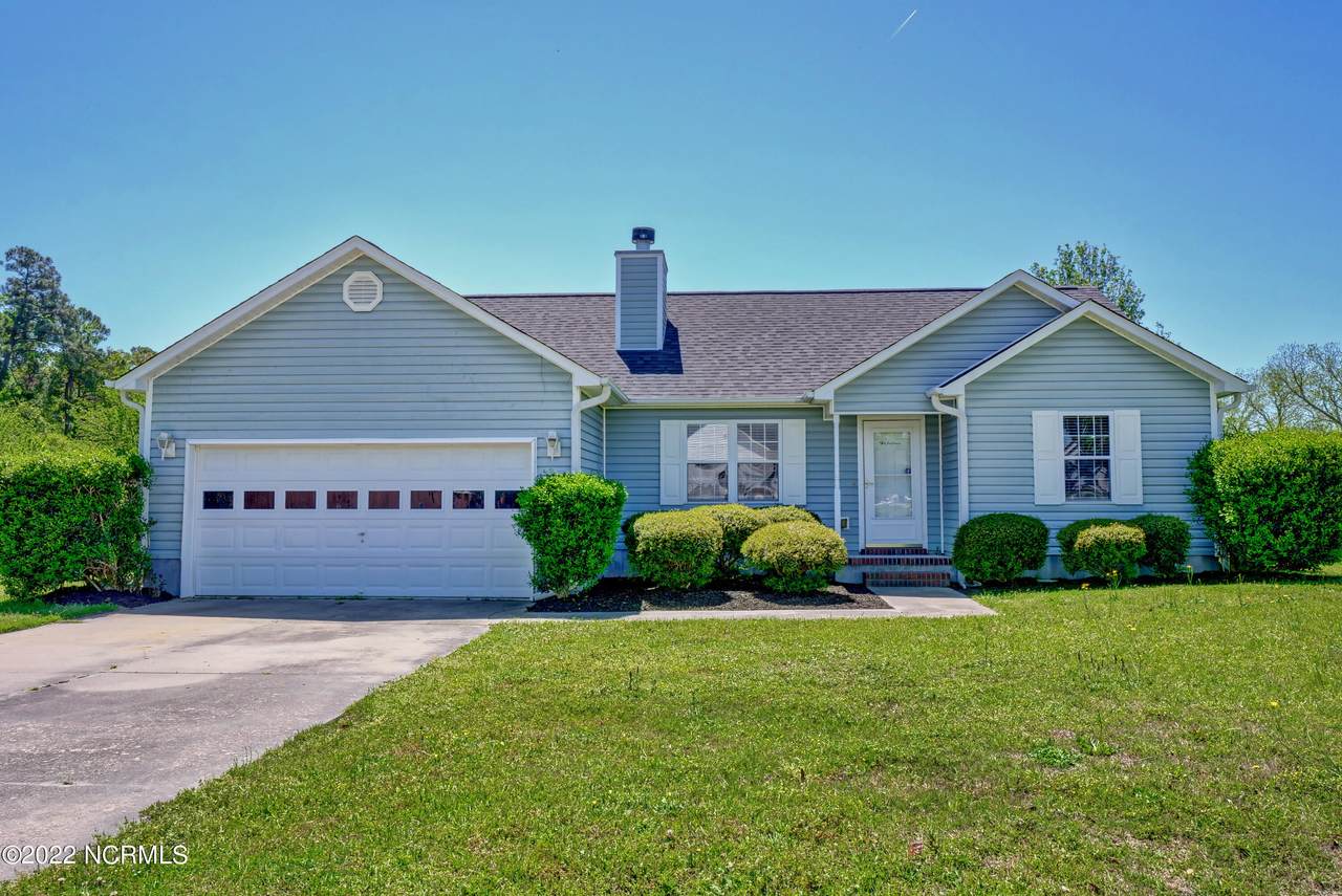 200 Molly Court - Photo 1