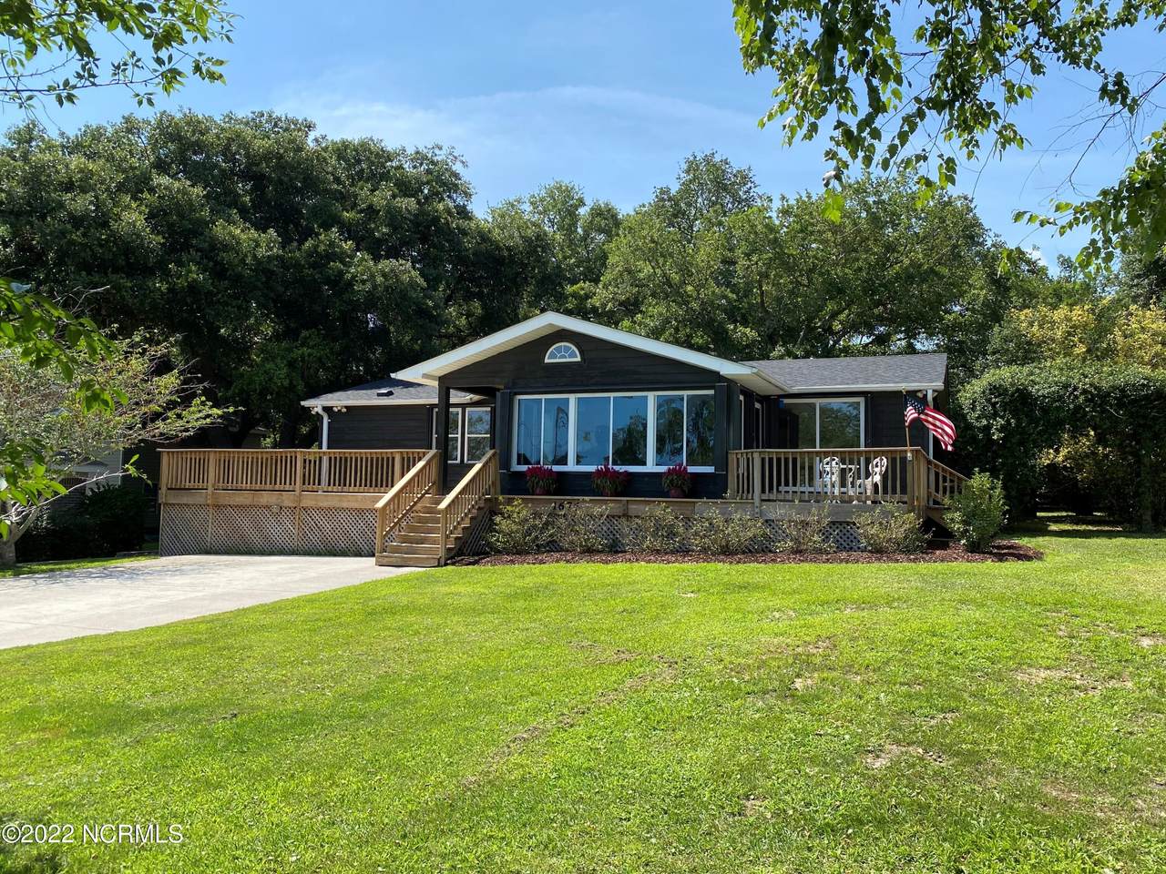 1676 Kings Landing Road - Photo 1