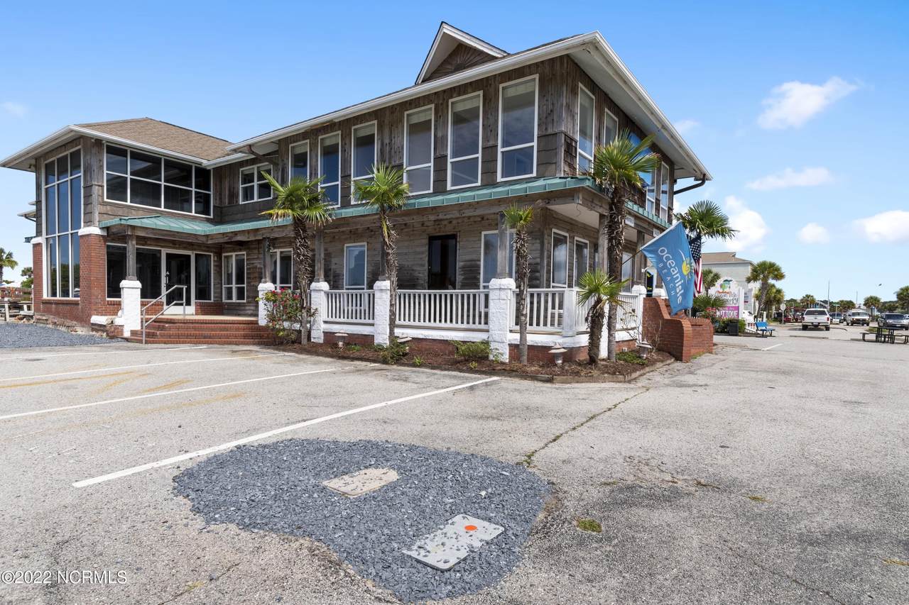 1 Causeway Drive - Photo 1