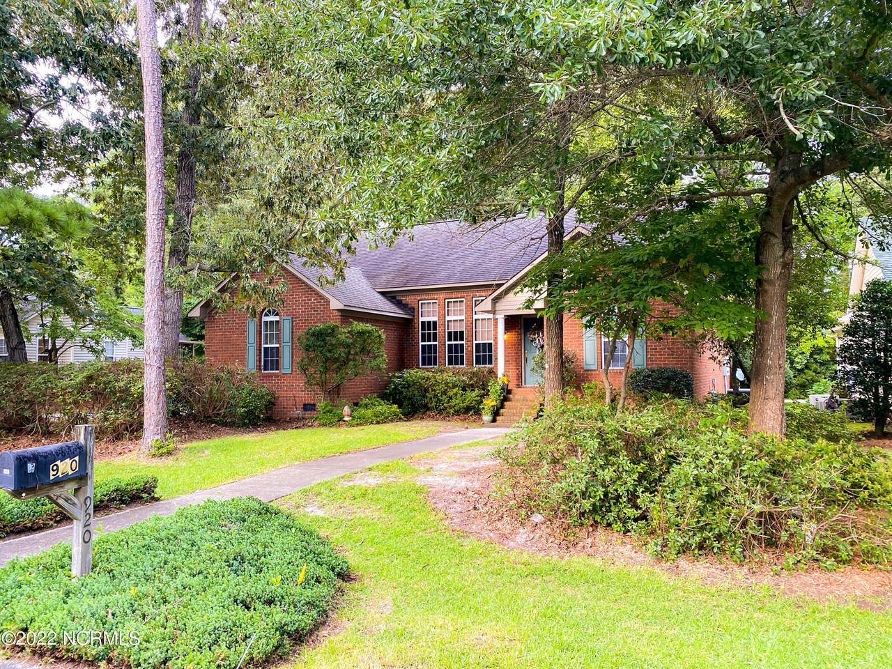 920 Buckingham Road - Photo 1