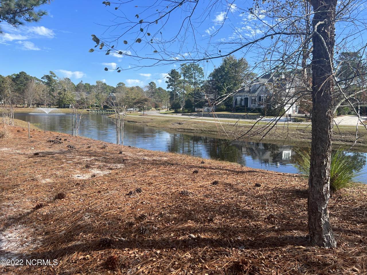 303 River Village Square - Photo 1