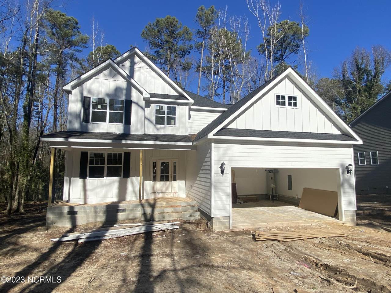 912 Sunset Drive - Photo 1
