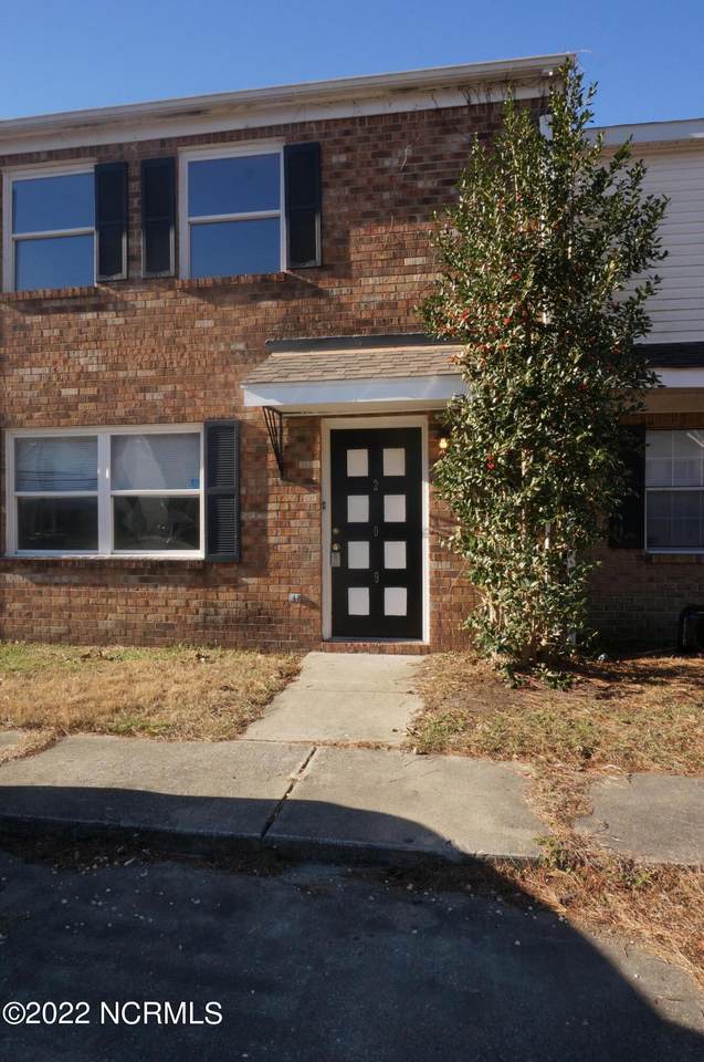 209 Myrtlewood Circle - Photo 1