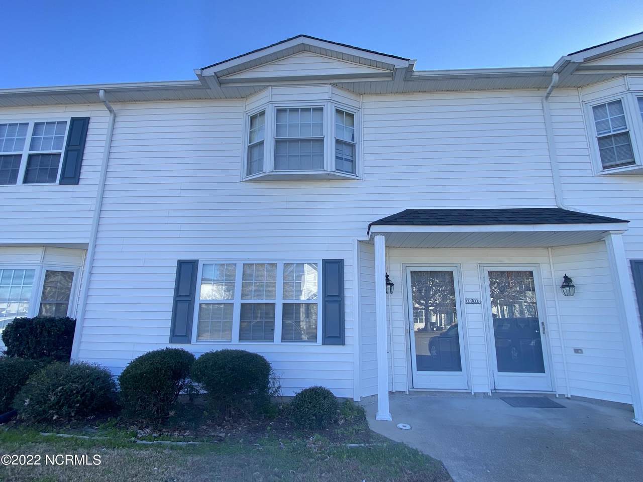 3965 Sterling Pointe Drive - Photo 1