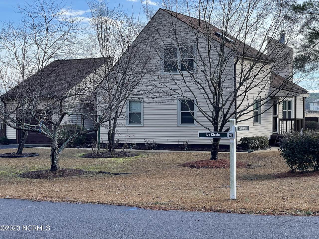 550 Ivy Circle - Photo 1