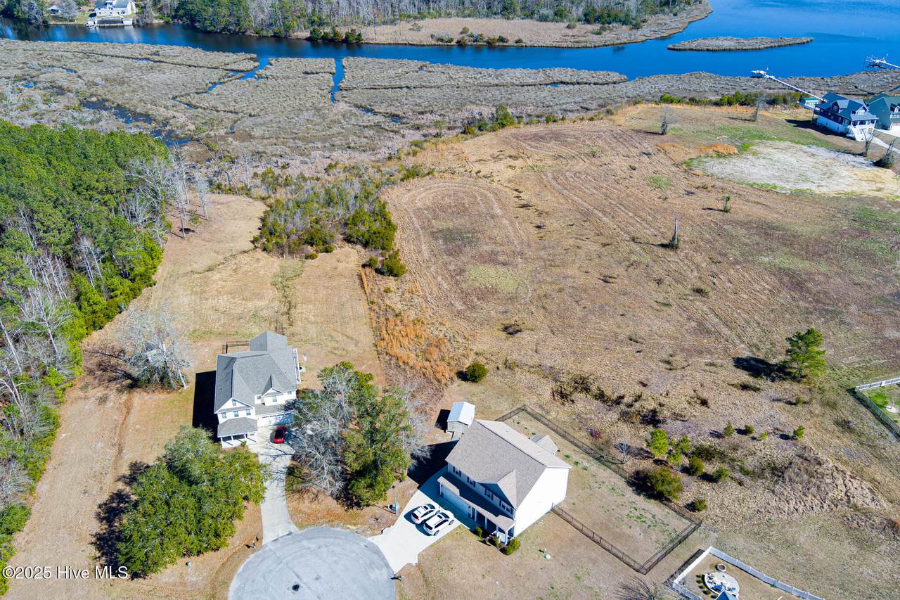 208 Willas Court - Photo 1