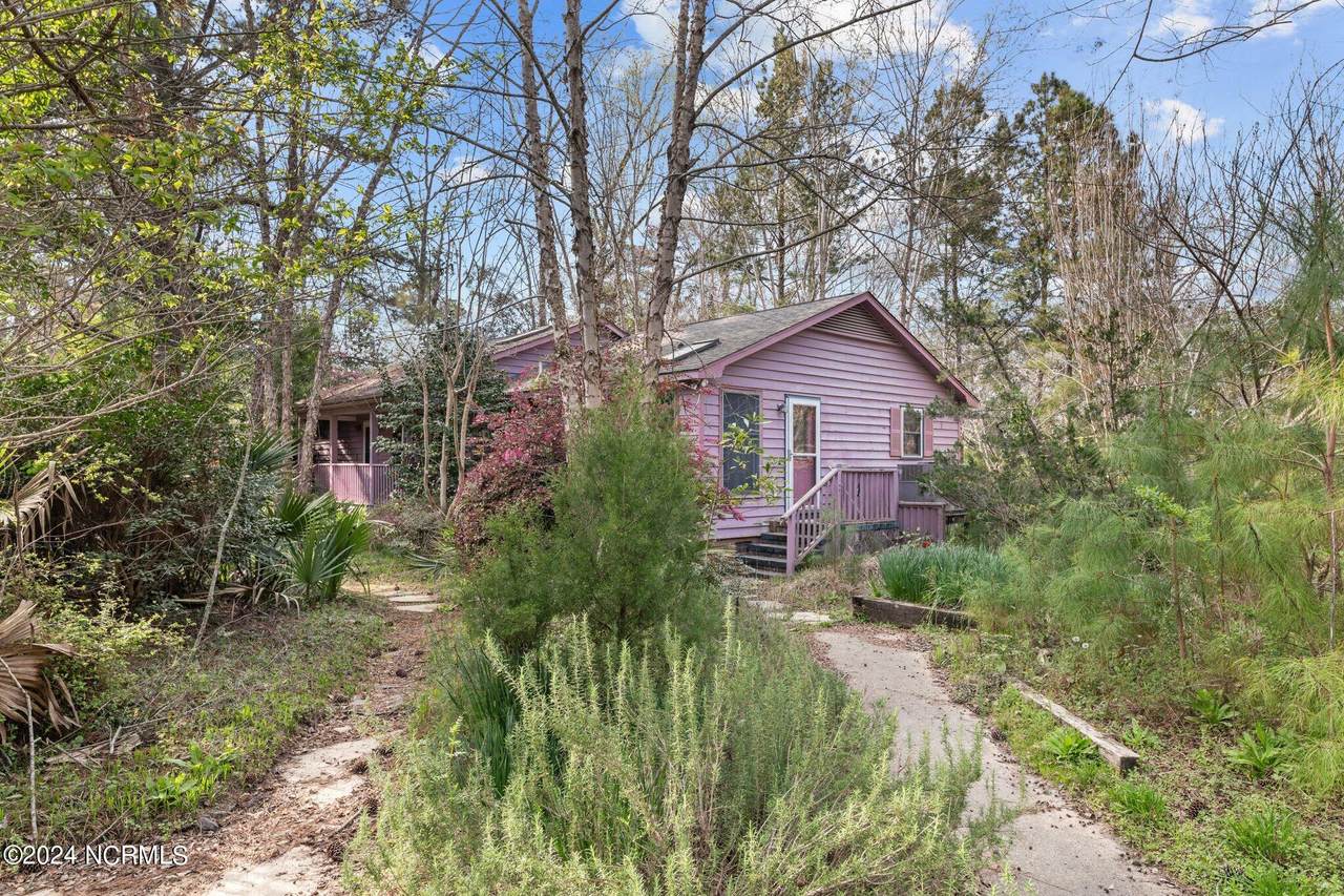704 Warren Drive - Photo 1