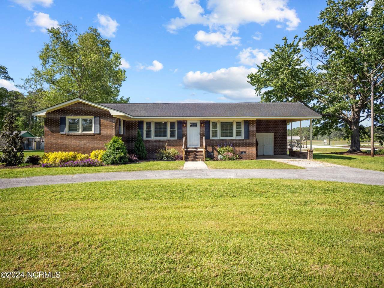 670 Swansboro Loop Road - Photo 1