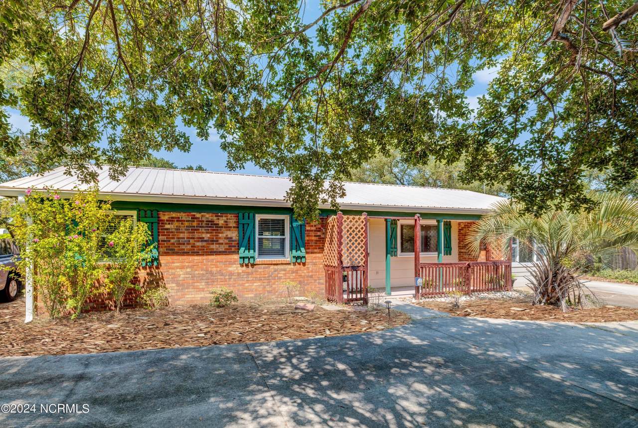 218 Cathay Road - Photo 1