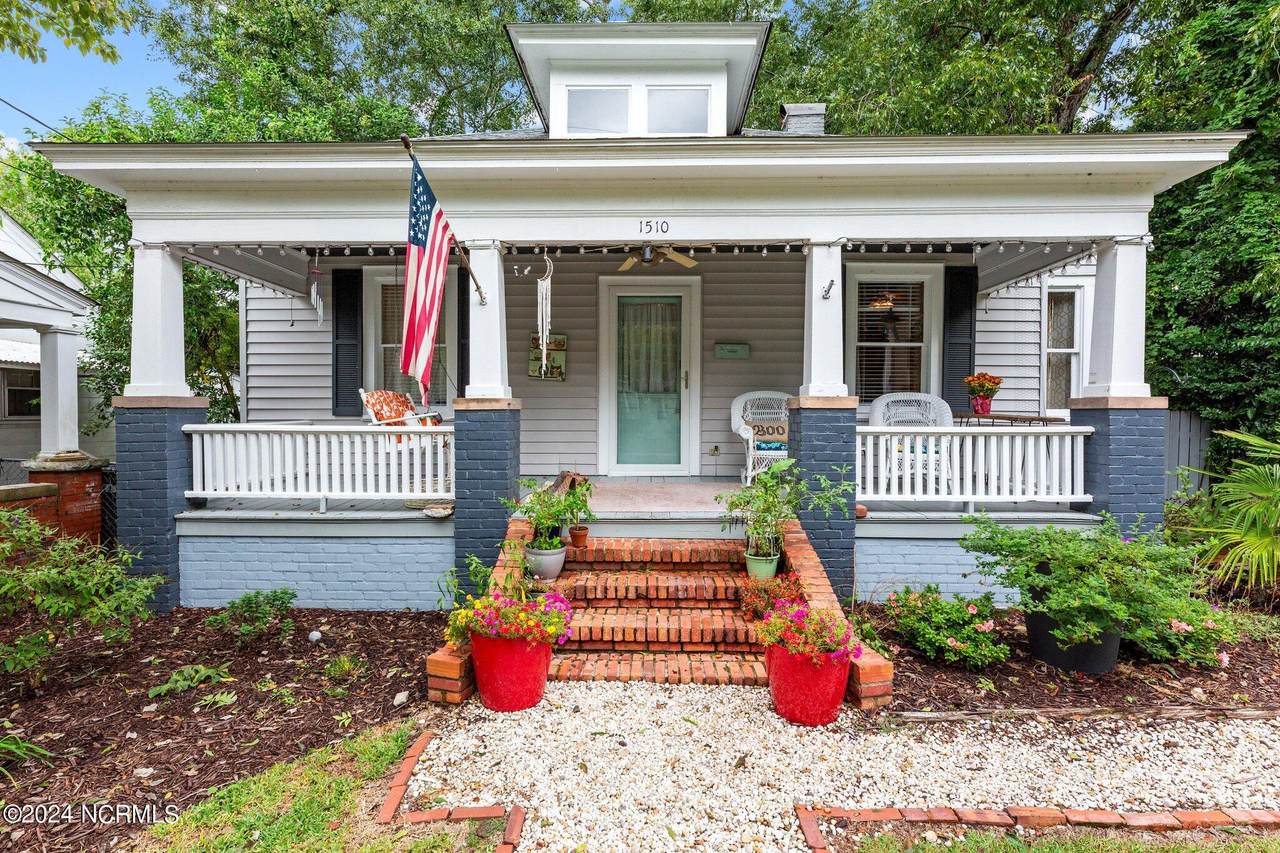 1510 Pasteur Street - Photo 1