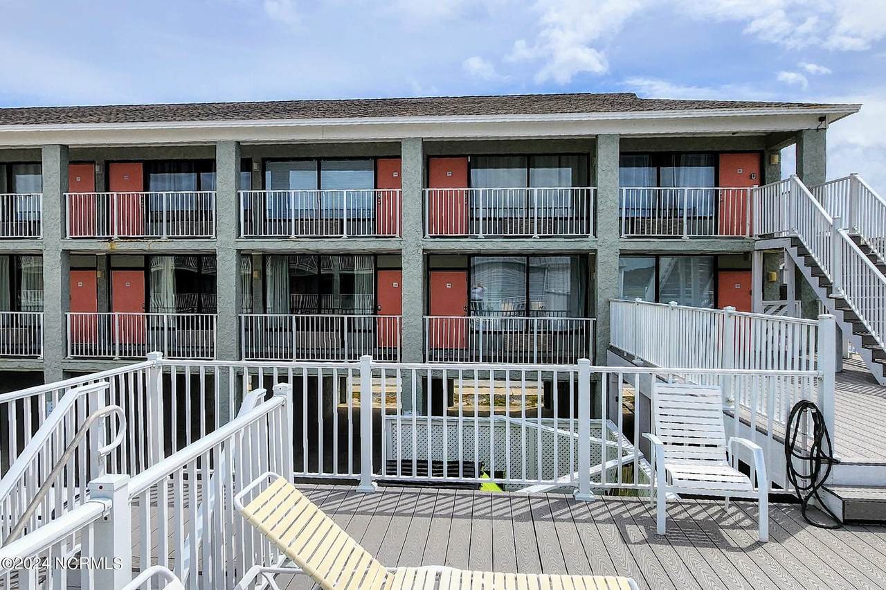 12 Causeway Drive - Photo 1