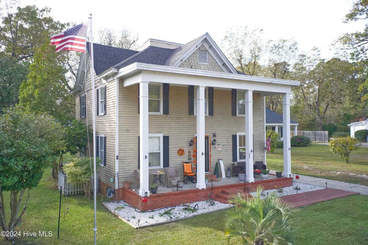 907 Smyrna Drive - Photo 1