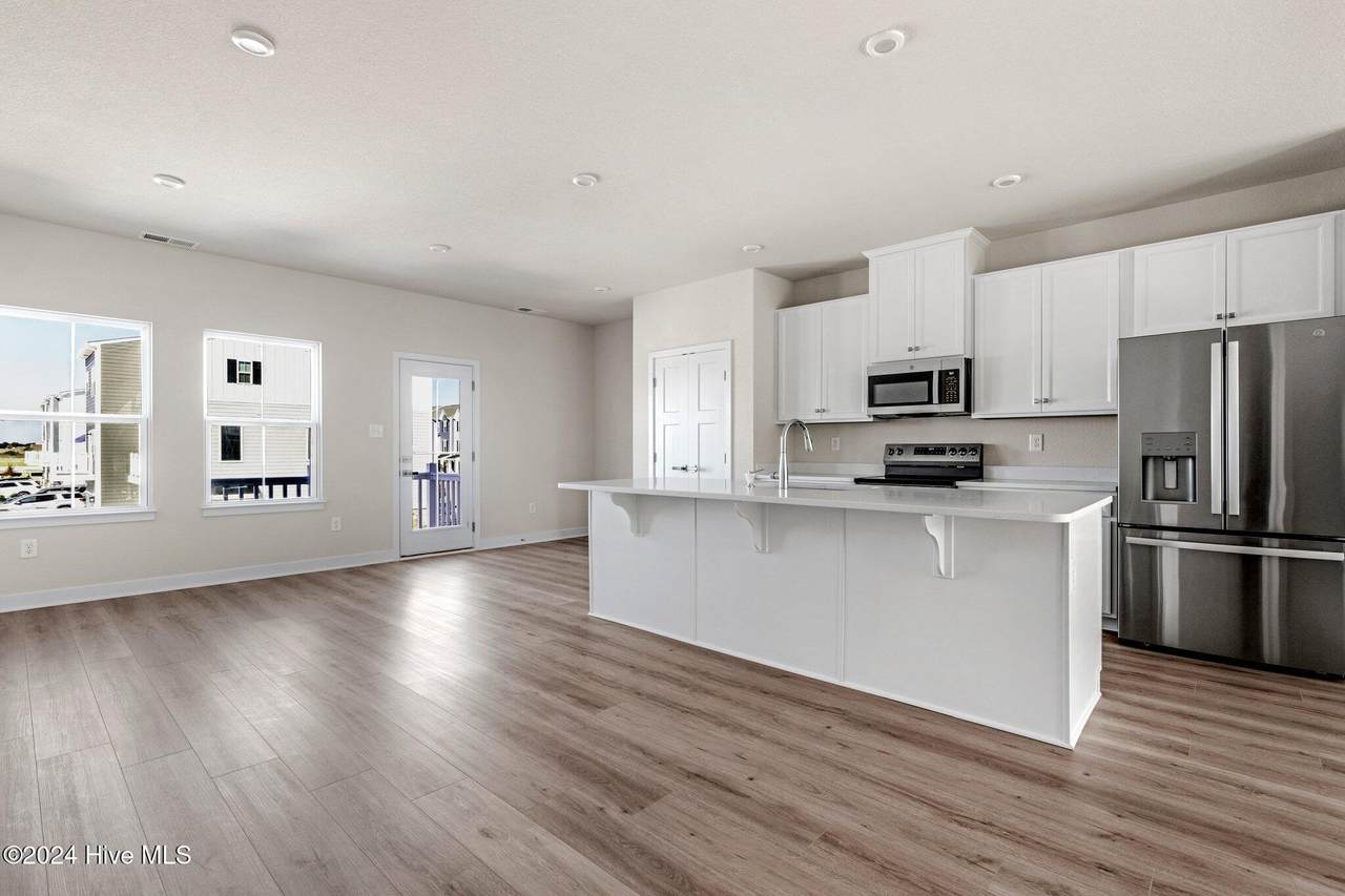304 Fost Boulevard - Photo 1