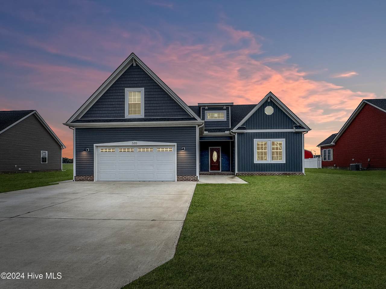 320 Spinnaker Street - Photo 1