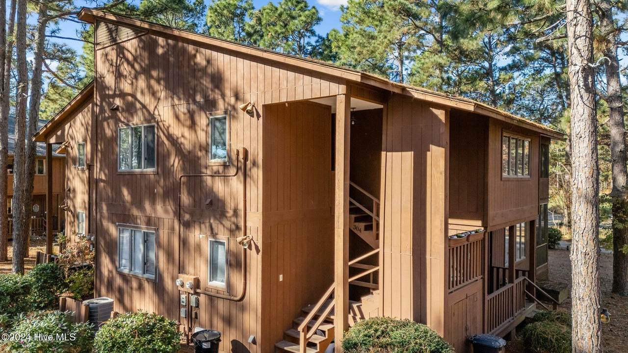 304 Fairway Court - Photo 1