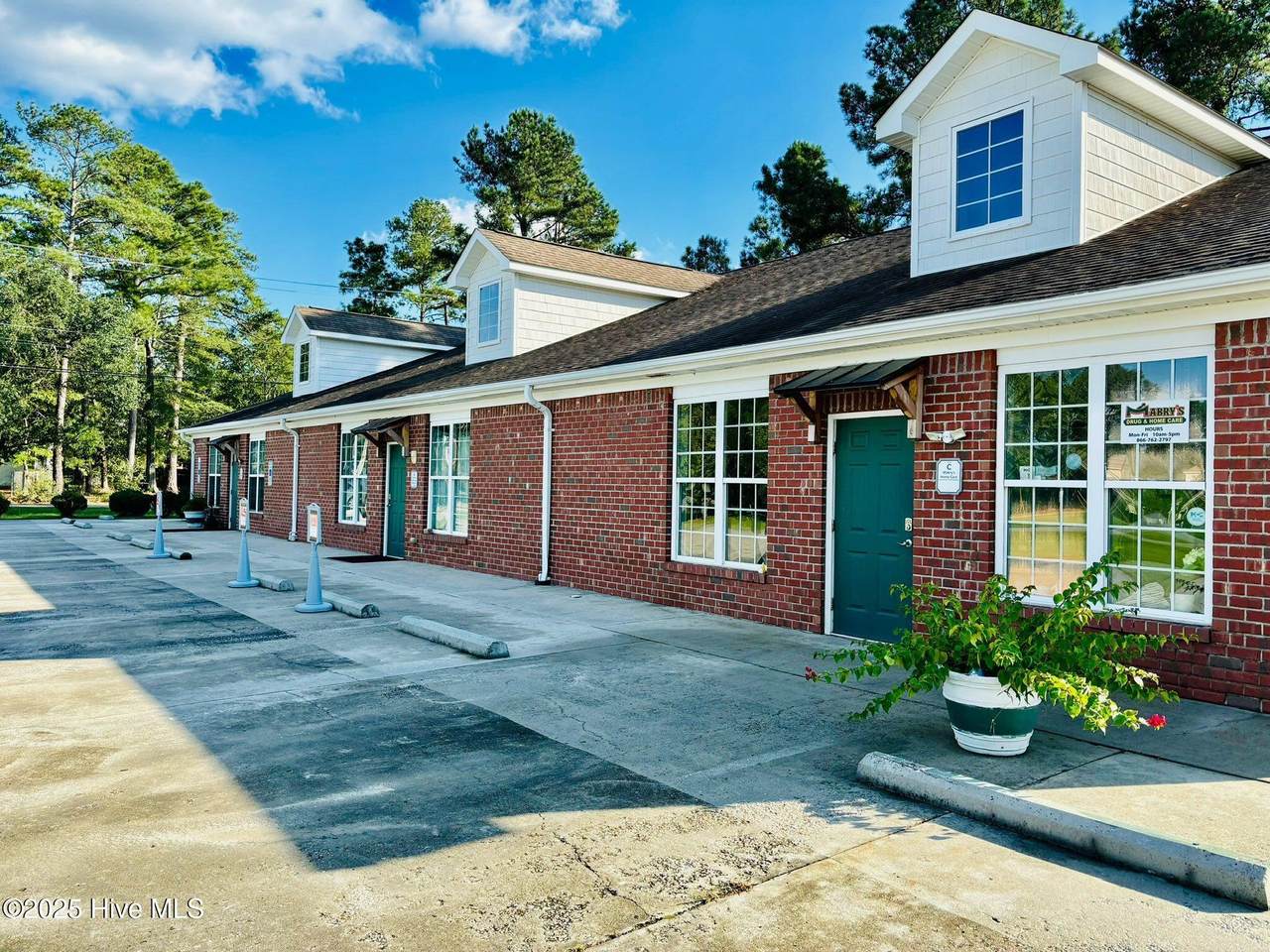 300 Kelly Road - Photo 1