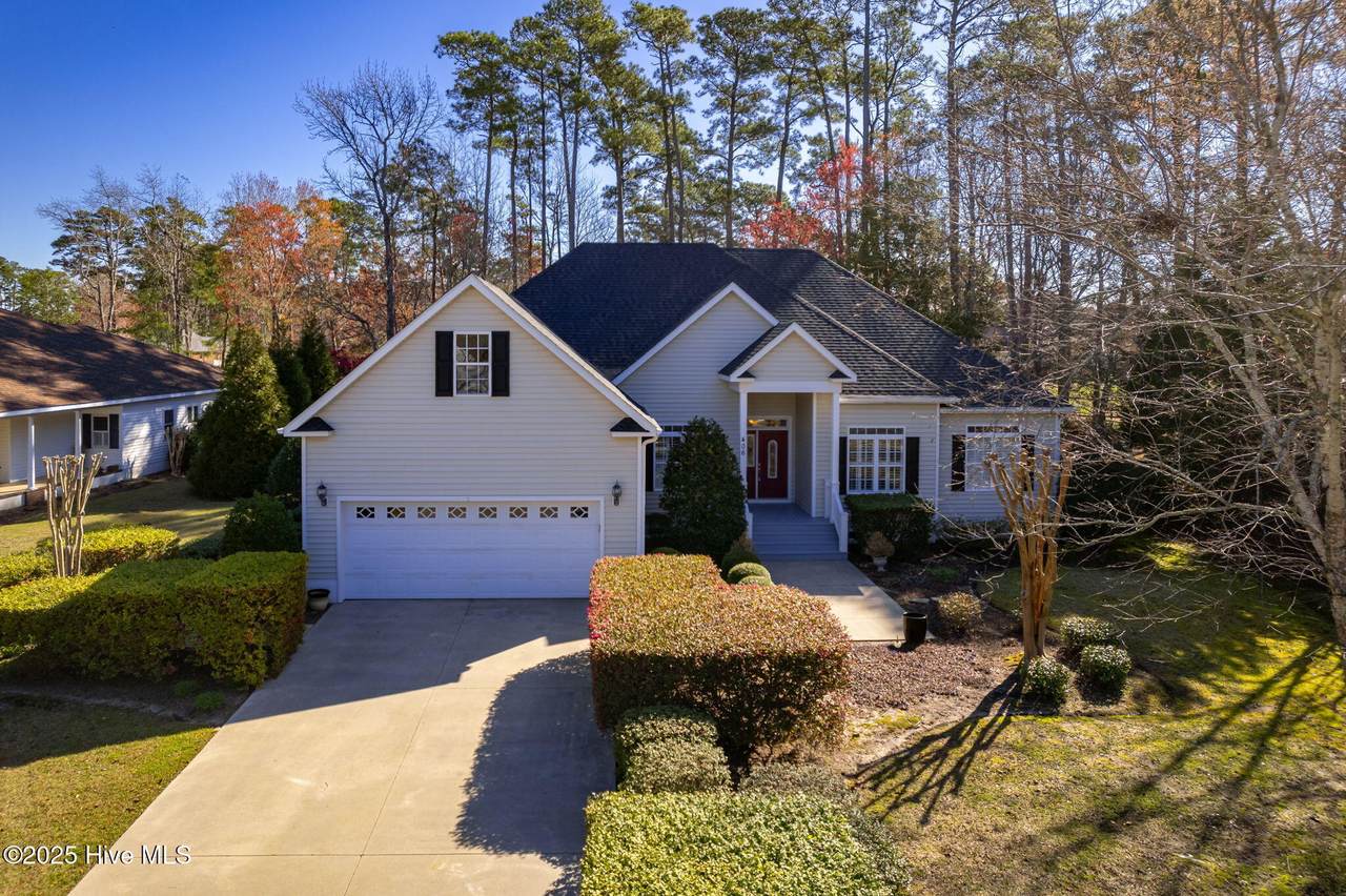 406 Hillcrest Drive - Photo 1