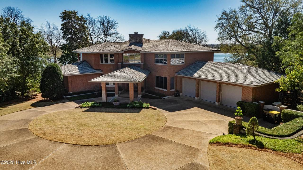 1409 Landfall Drive - Photo 1