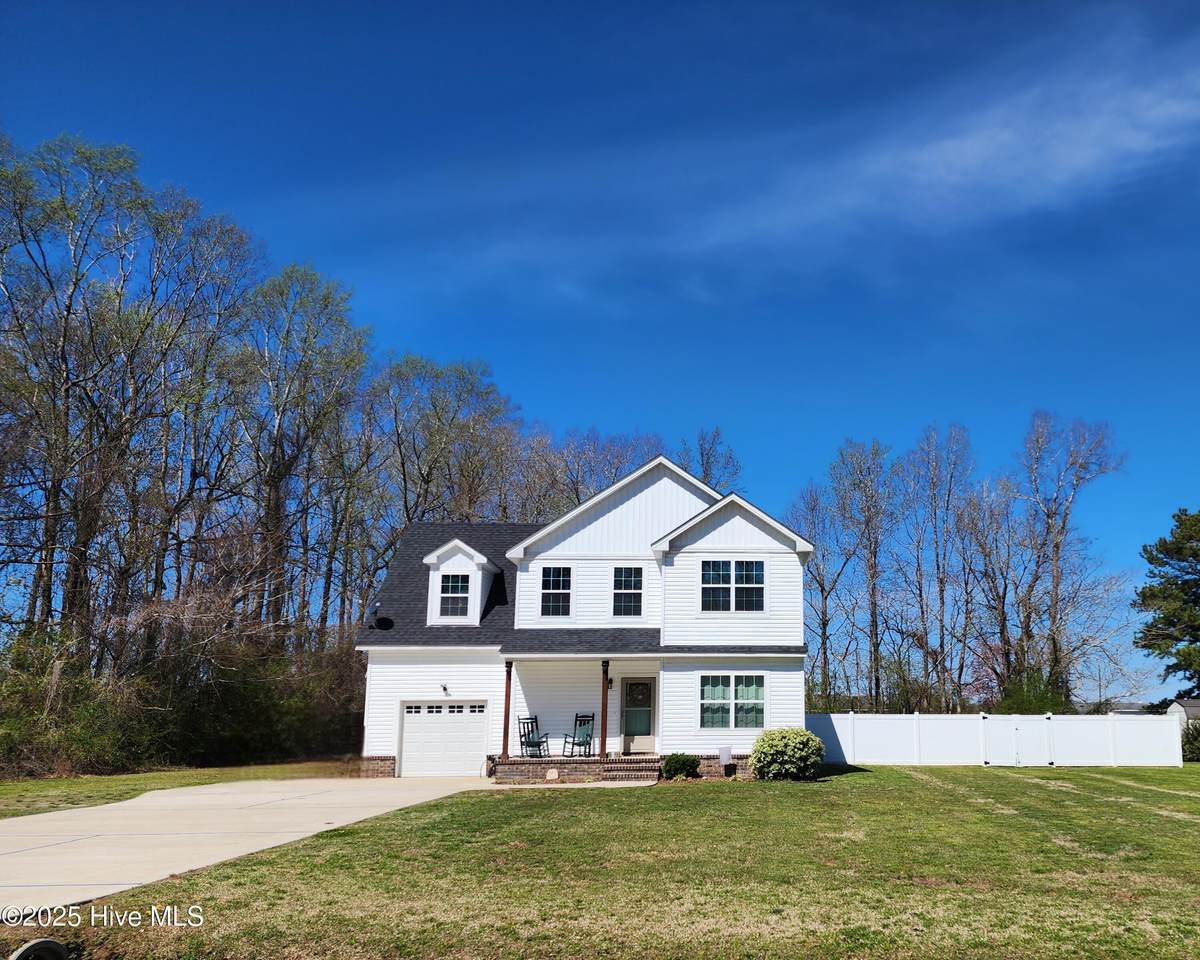 203 Juniper Drive - Photo 1