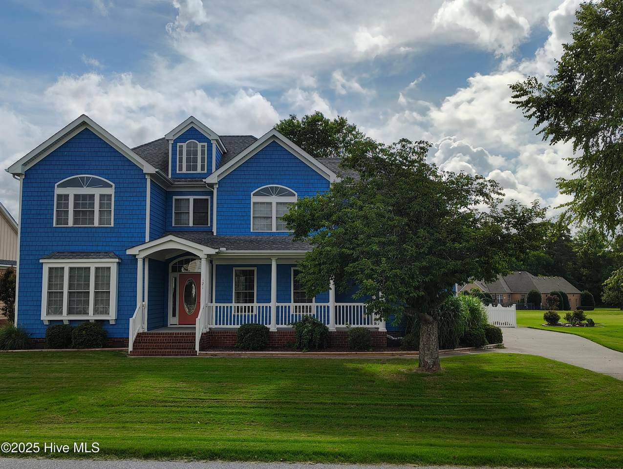 121 Bayside Drive - Photo 1