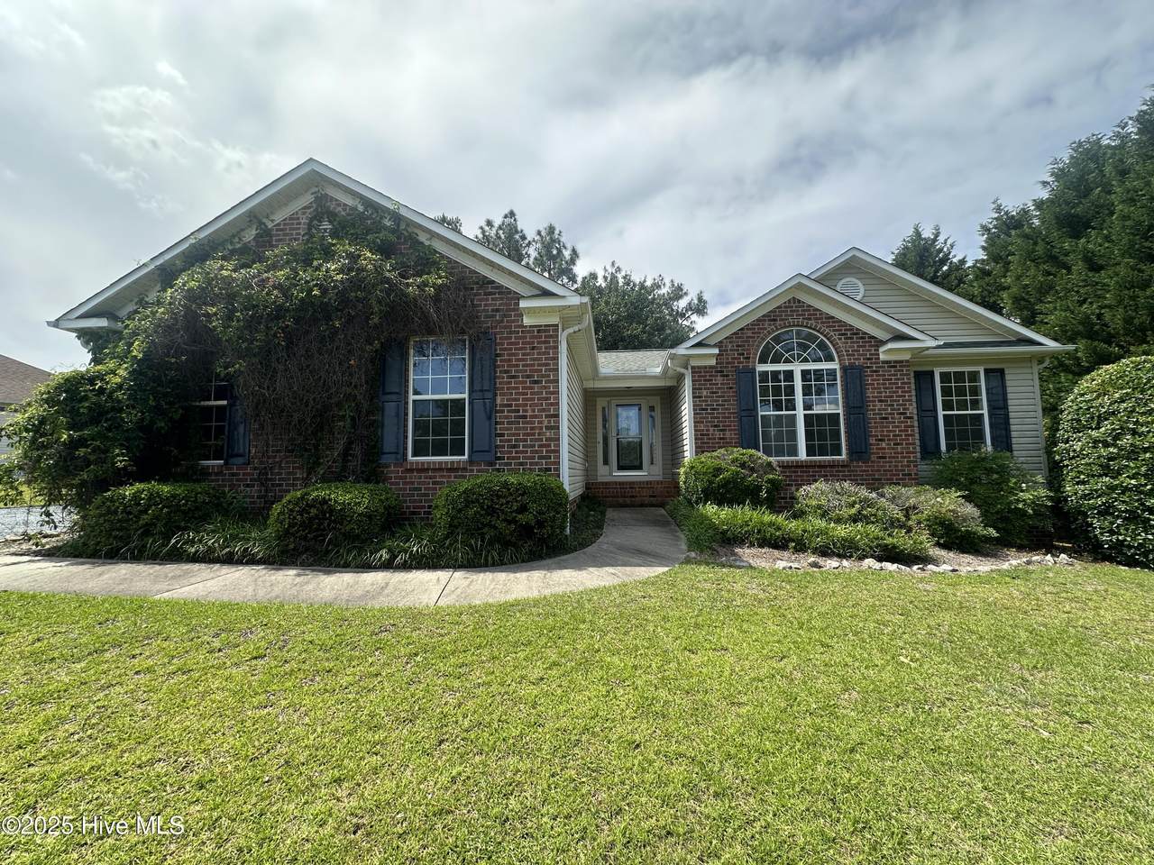 155 Patricia Court - Photo 1