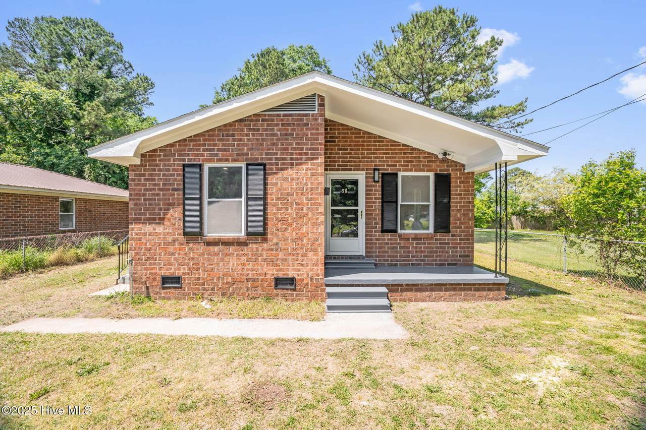 811 Crawford Street - Photo 1