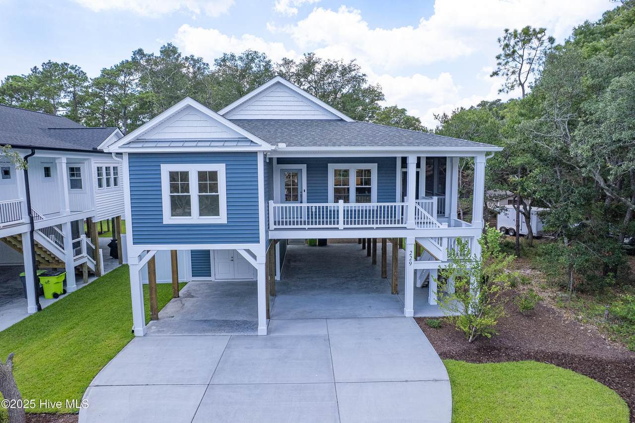 229 34th Street - Photo 1