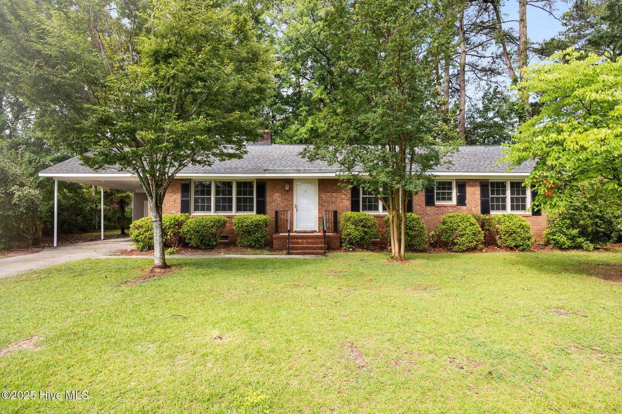 102 Adams Boulevard - Photo 1